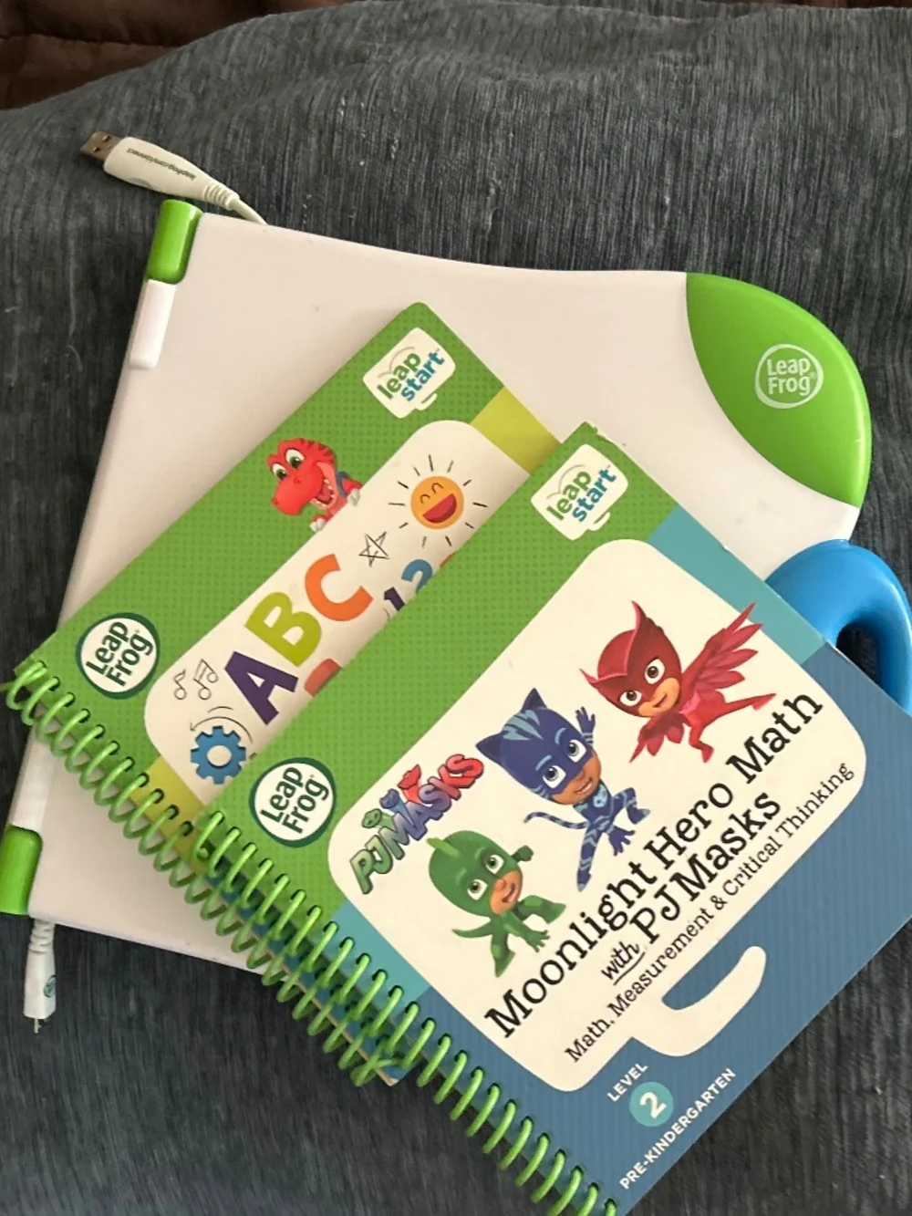LeapFrog LeapStart Learning System + 2 Interactive Books